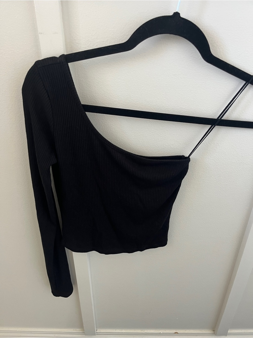 Garage Black One-Shoulder Ribbed Crop Top